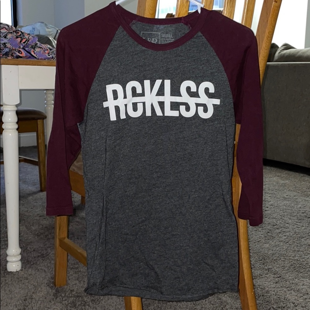 Quarter sleeve Y&R shirt